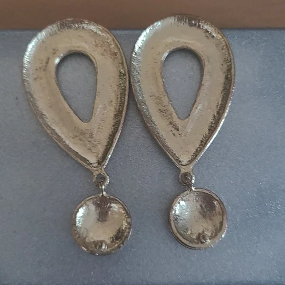 Earrings Gold Tone White Bead Teardrop Shape Statement Stud Back Wedding Party - Picture 4 of 5